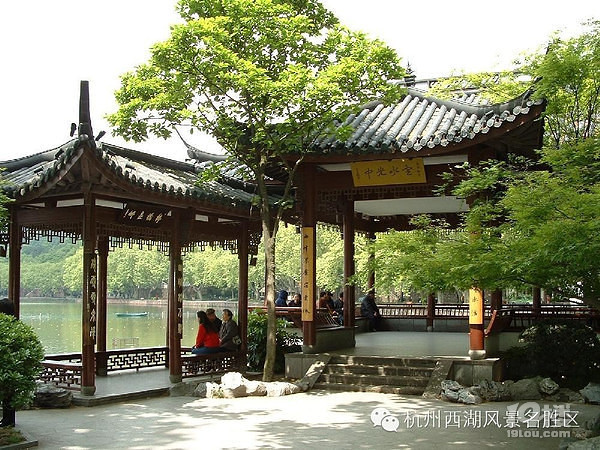 云水光中亭旅游攻略——西湖边的文娱地