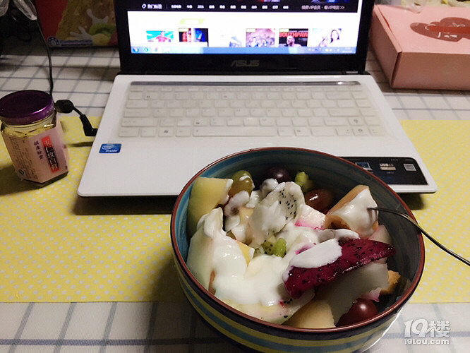 这两天吃得有点多了,晚上就吃水果吧