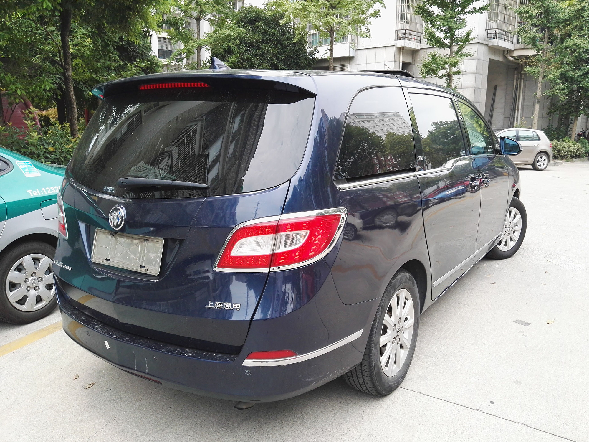 13年12月别克gl8 8万公里