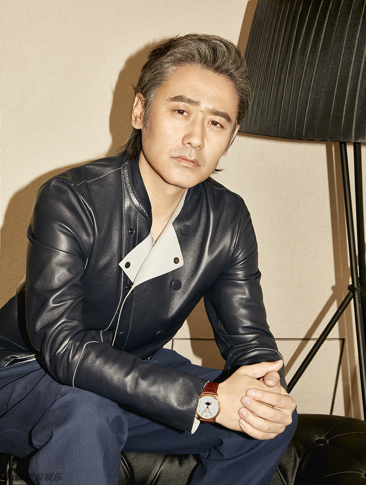 吴秀波玉面背头雅痞范十足