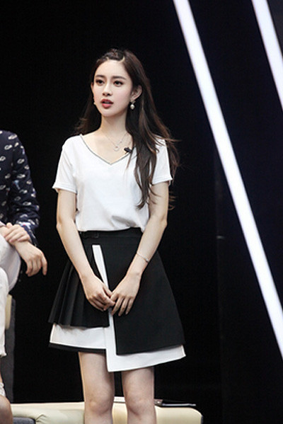 《一年级》校花遇校花 孟子义镜头碾压李莎旻子