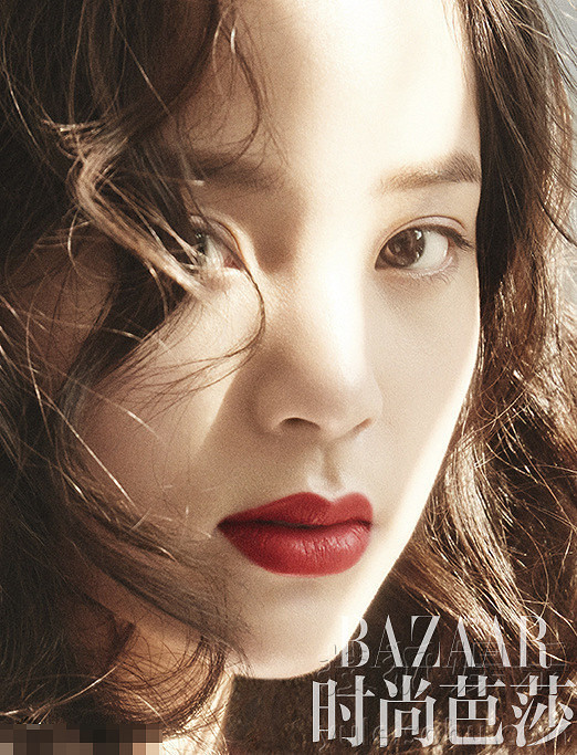 惊呆网友! 欧阳娜娜大片脚踩无敌恨天高