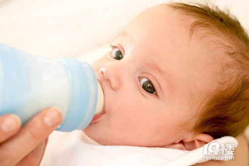 两个月的宝宝吃多少 母乳人工喂养的区别-婴儿