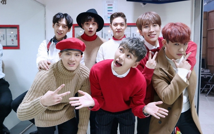 tfboys惊艳变身tfgirls,其实韩国男团穿女装玩得更