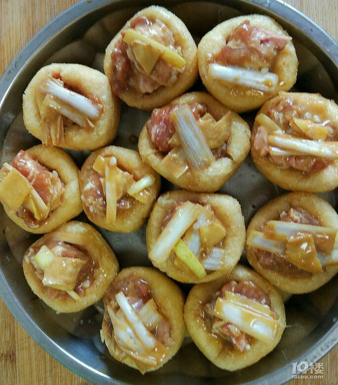 皮皮鲁蒸菜系列之二 : 富贵花开--油豆腐糯米蒸排骨