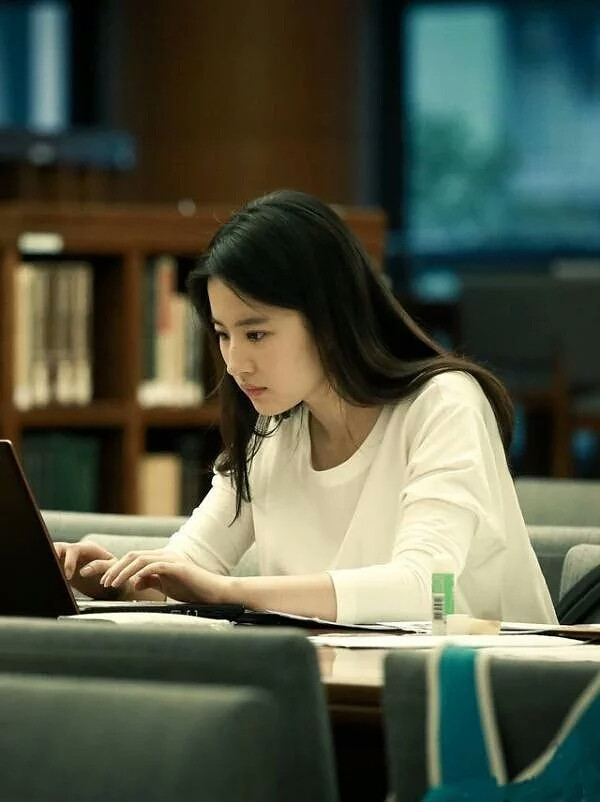 刘亦菲在微博晒出拍摄《三生三世十里桃花》