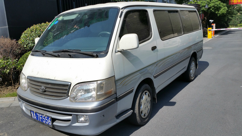 原装进口丰田海狮11座面包车——车况好