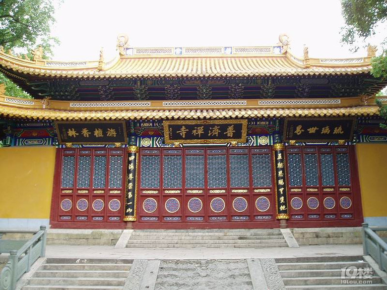 九龙殿攻略 古木萦绕的礼佛胜地