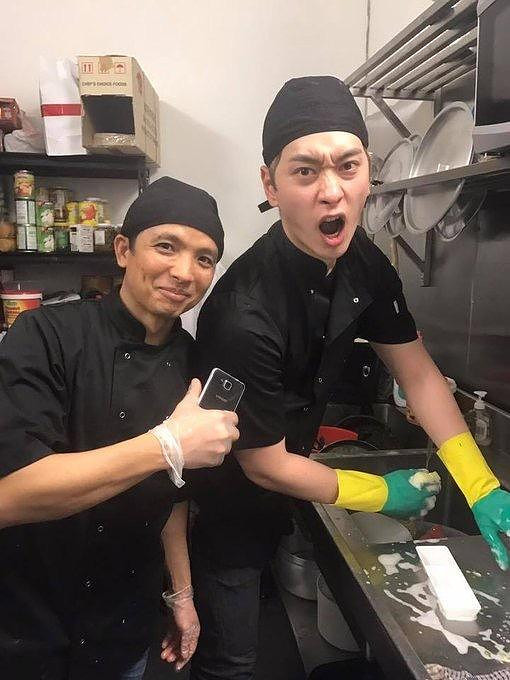 2PM成无业游民现身墨尔本街头打工