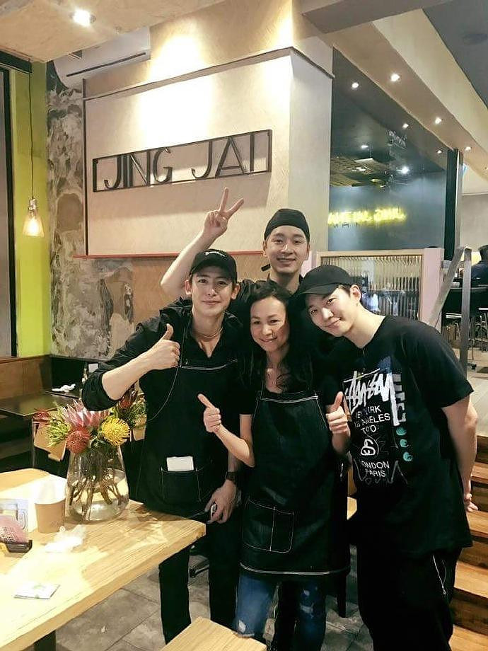 2PM成无业游民现身墨尔本街头打工