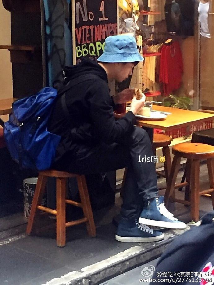 2PM成无业游民现身墨尔本街头打工