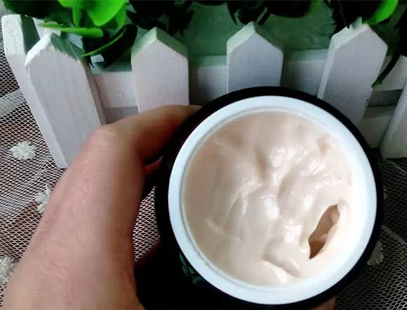 ���ҵĻ�ױ�����������������ˣ��ðβݵĻ��Ǳ���ģ�