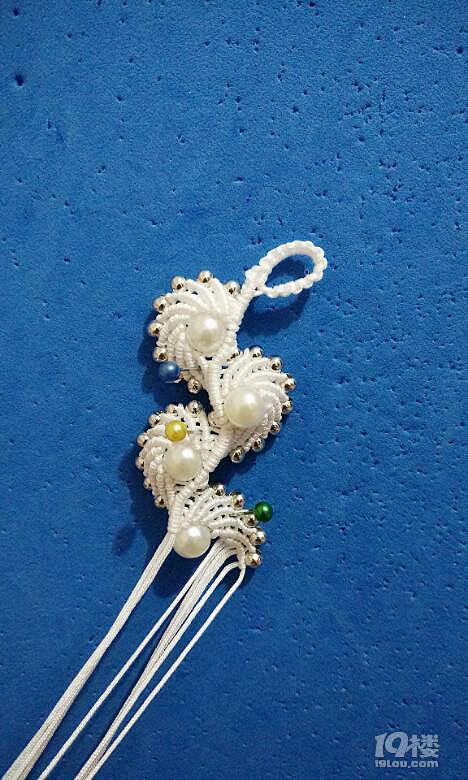 看书跟视频自学编手链项链的成果-手工DIY-杭