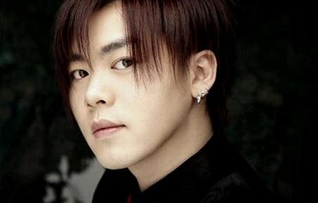 太突然!HOT文熙俊宣布结婚 娶小13岁娇妻-八卦