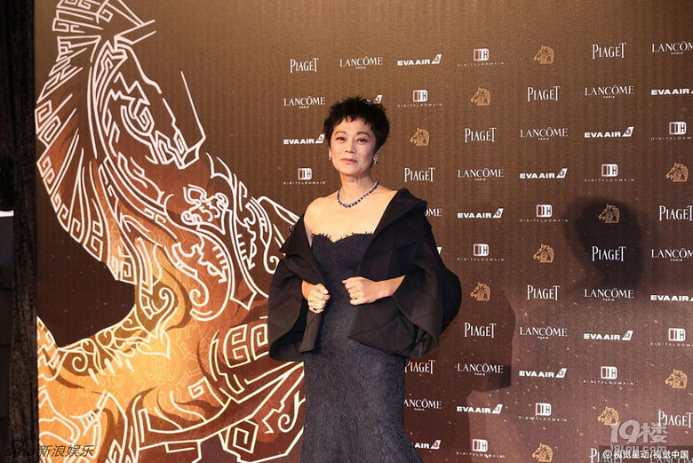 群星闪耀53届金马奖红毯直播范冰冰舒淇斗艳