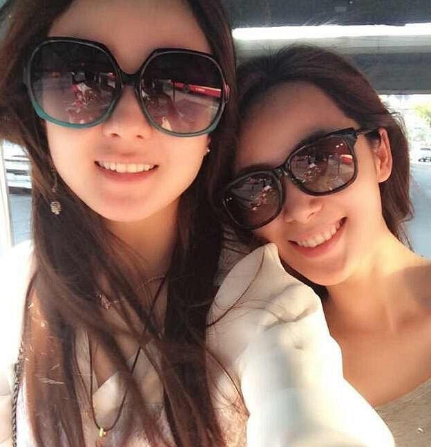 赵丽颖素颜照曝光 穿白衬衣隐现泳衣-八卦绯闻