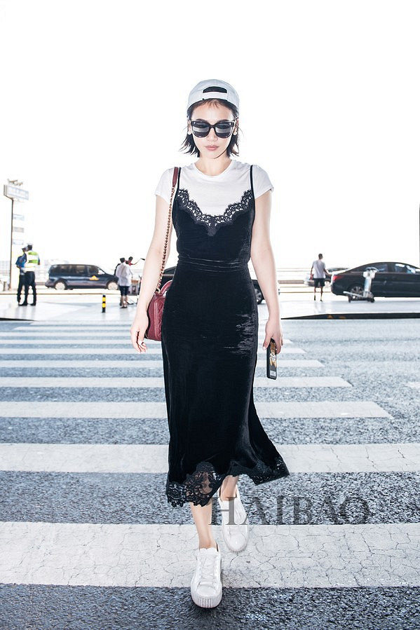 双影后周冬雨马思纯戏里飙演技戏外比衣Q(图