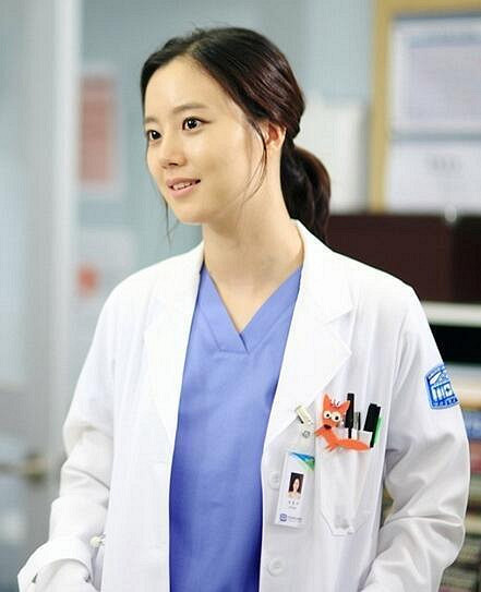 霸屏女医生!最火的韩剧女主全穿白大褂-八卦绯