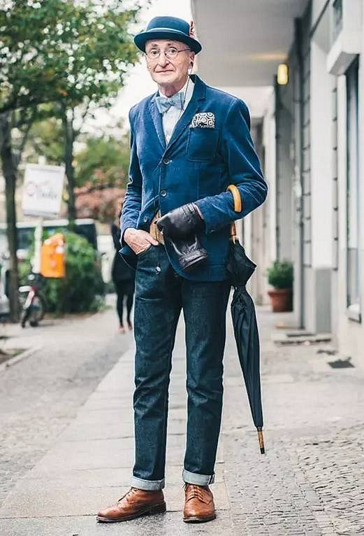 杭州19楼 杭州消息 城事 帖子德国老腊肉因为帅气的街拍照而爆红网络