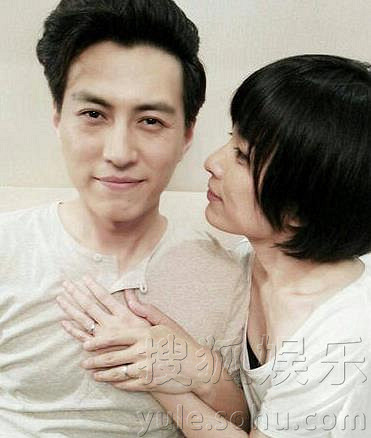 刘涛李佳二美聚餐 背后有同一个男人靳东-八卦