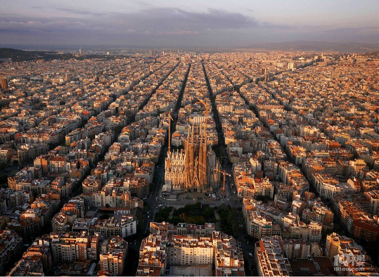 巴塞罗那--那梦幻般的建筑!巴塞罗那气候