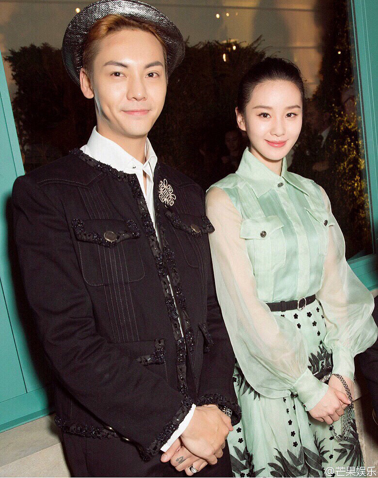 陈伟霆刘诗诗现身巴黎