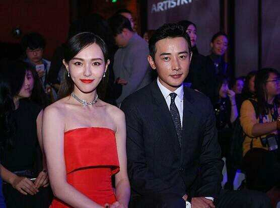 唐嫣和罗晋甜蜜同框小细节暴露唐嫣有多爱罗晋