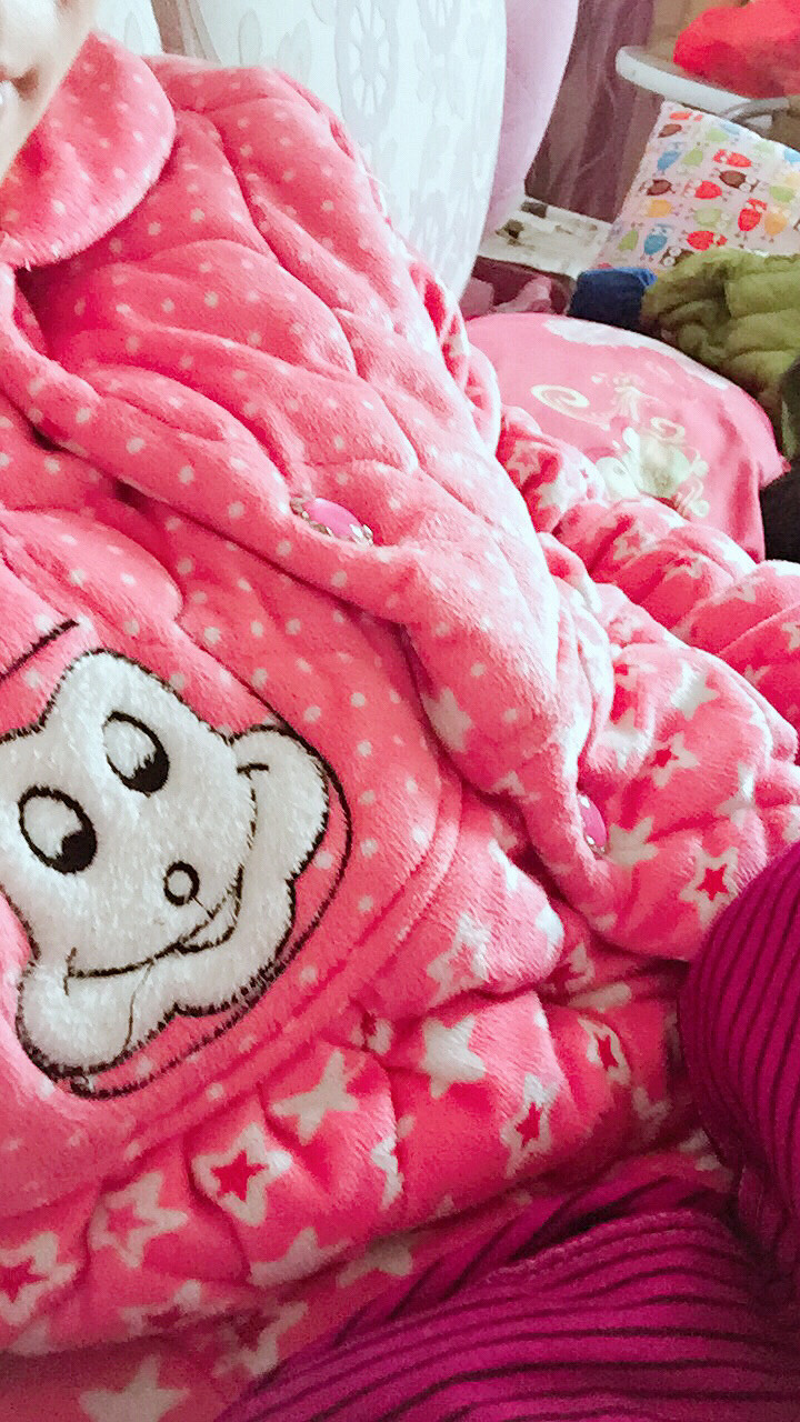        这么冷的休息天在家捂被子