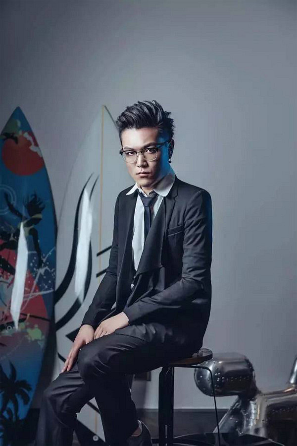 【巍阁酷爸】王夫也:一面是霸道总裁,一面是巍