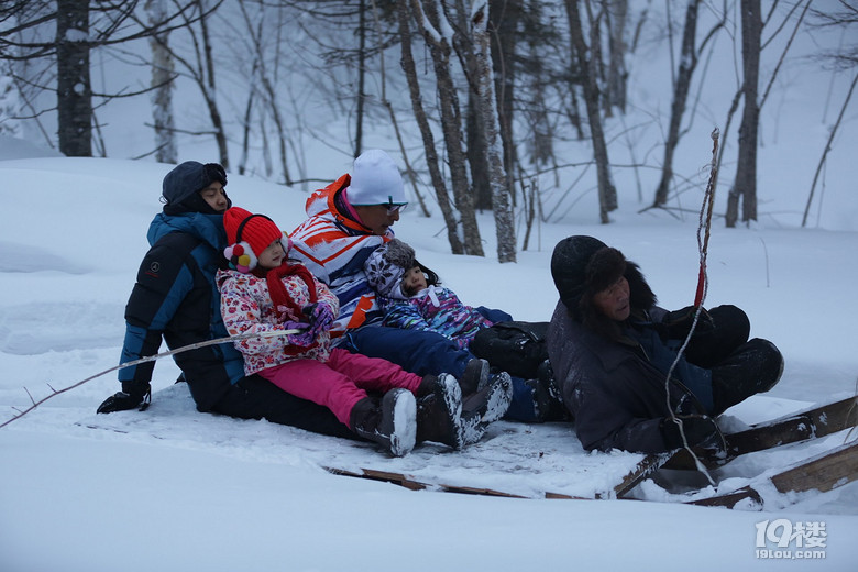 元旦去雪乡，玩篝火，打雪仗，堆雪人，滑雪，溜冰