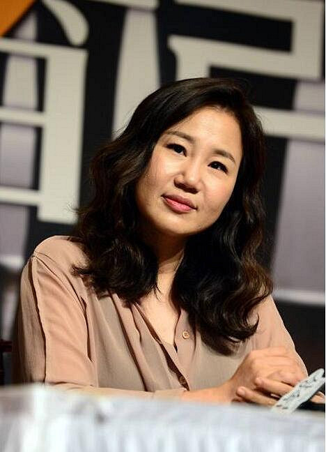 鬼怪编剧出身灰姑娘家庭,女追男搞定小3岁老公