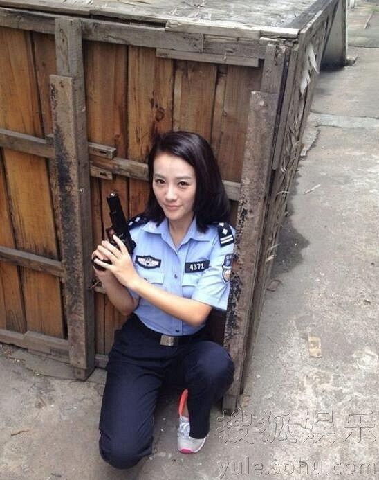 曹云金新欢张瀞尤私照曝光 长相甜美身材火辣