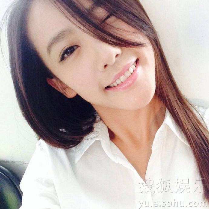 曹云金新欢张瀞尤私照曝光 长相甜美身材火辣