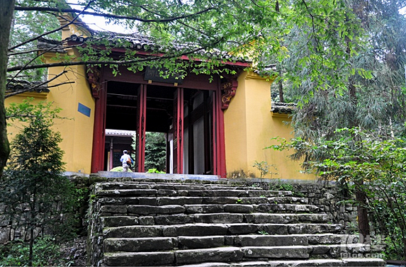 开山老殿在哪里 敲响天目山钟声