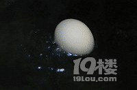 十秒鐘快速剝雞蛋——手不碰就能剝出光滑白嫩雞蛋