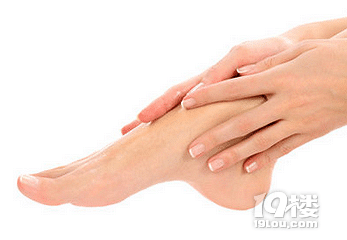 脚扭伤怎么处理脚扭伤切记这几点-健康杂谈-健