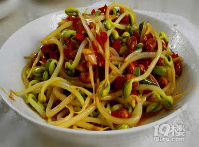 黃豆芽怎么做好吃 吃黃豆芽要注意些什么