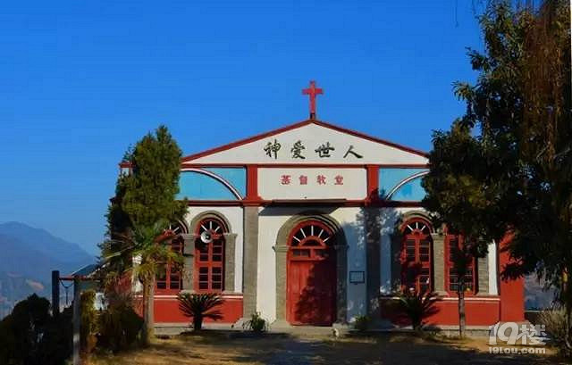 探云南怒江天境之地 寻与世隔绝的纹面女