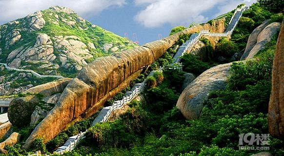 石龙奇观旅游攻略 匍匐在山上的石龙