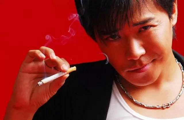 心疼佟丽娅?不如心疼她刚刚立起来的时髦人妻flag!