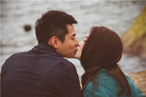 罗仲谦实力演绎内心戏 卧底生死命悬一线-大陆