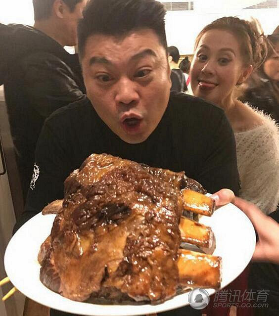 高清:曾志伟赛马赢1400万豪气请好友日本旅游