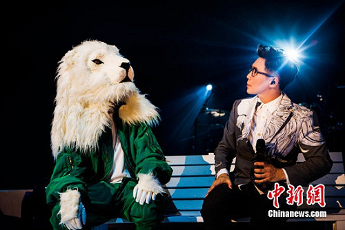 品冠演唱会重现白毛师王造型 陈洁仪惊喜助阵