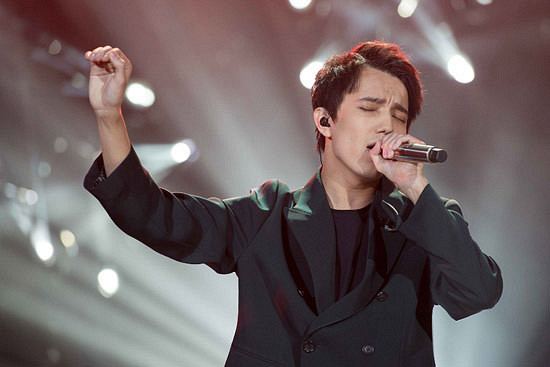 《歌手》迪玛希首秀最难法语歌 飙海豚音惊艳