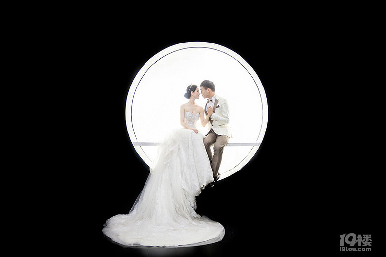 【結婚日記】一個蘋果引發(fā)的校園文藝小愛情