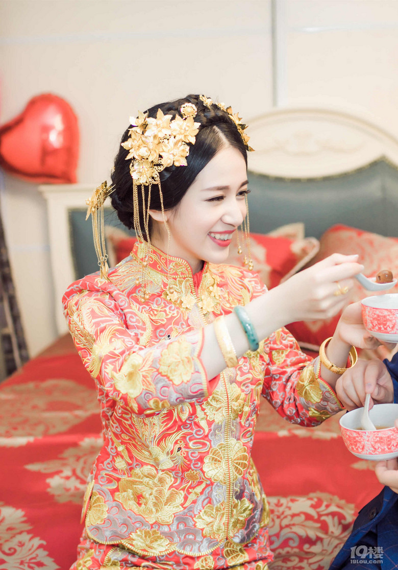 【結婚日記】一個蘋果引發(fā)的校園文藝小愛情