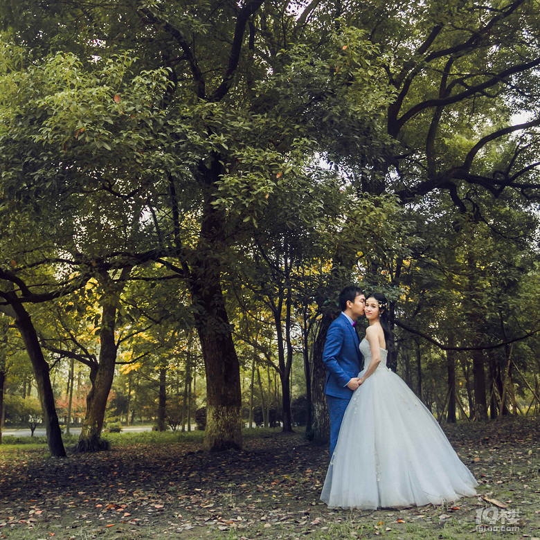 【結婚日記】一個蘋果引發(fā)的校園文藝小愛情