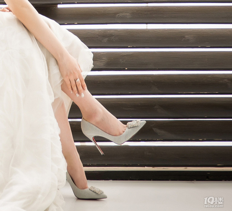 【結婚日記】一個蘋果引發(fā)的校園文藝小愛情