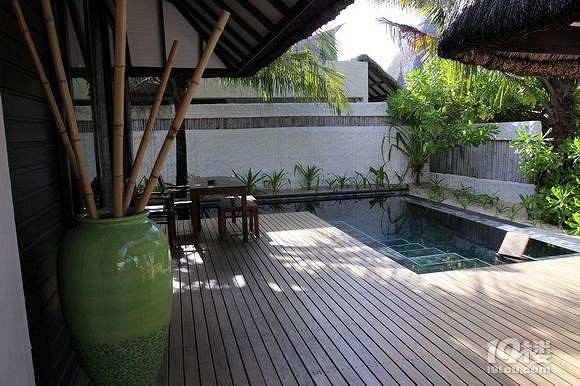 Dusit Thani都喜天阙岛