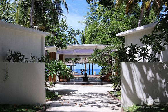 Dusit Thani都喜天阙岛